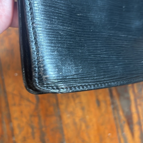 Epi Pochette Sellier Dragonne Clutch Black - Picture 6 of 12